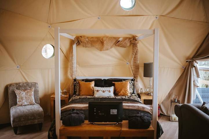 The Tree Dome - Retiro lujoso de Glamping in Colinas de Shropshire