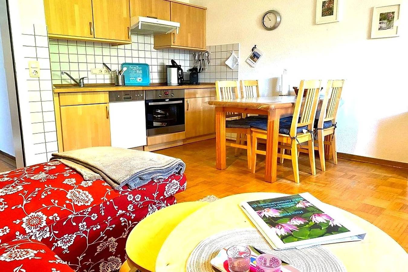 Ganze Wohnung, Ferienwohnung Am Schwimmbad mit Terrasse und Garten in Kabelhorst, Ostholstein