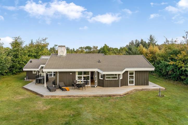 Ferienhaus für 9 Personen, mit Terrasse und Whirlpool sowie Sauna, mit Haustier in Saltum