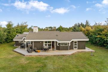 Ferienhaus für 9 Personen, mit Sauna und Whirlpool sowie Terrasse, mit Haustier in Saltum