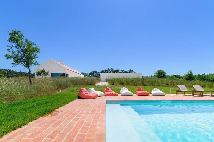 Holiday Home 'Casa Do Regadio - Principal' with Private Pool, Private Terrace and Wi-Fi in São Teotónio, Costa Alentejana