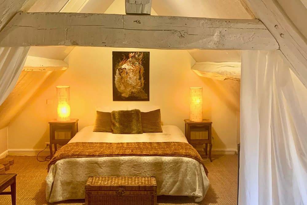 Grands Gites 27 sleep and Insolites 10 sleep in Pronleroy, Oise