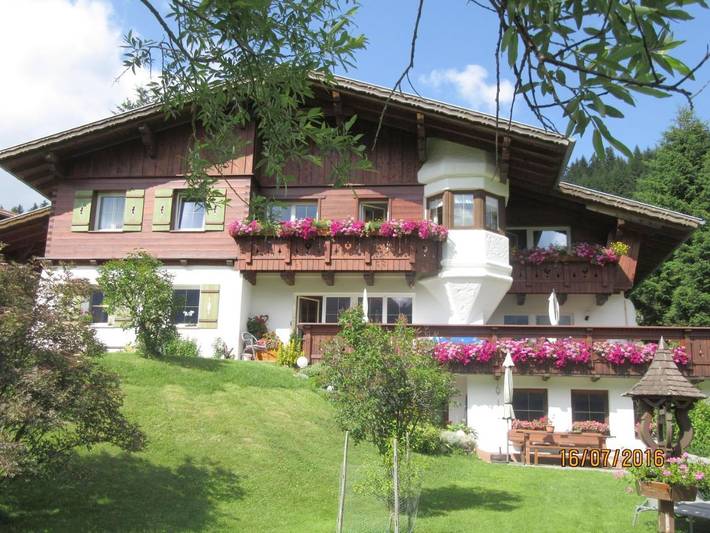 Ferienwohnung für 2 Personen, mit Garten und Ausblick in Schattwald
