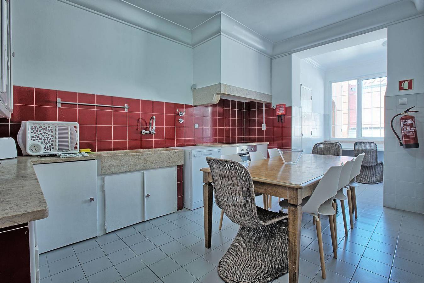 Entire holiday apartment, Liverpool Terrace in Anjos, Lisbon