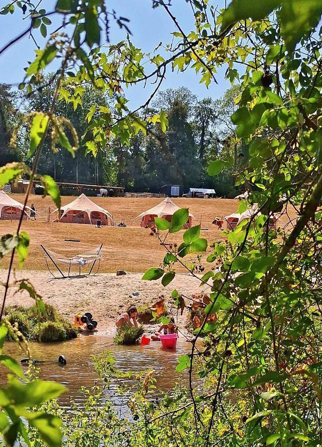 Glamping for 4 people, with Terrace and Garden as well as Lake view and View in Hertfordshire