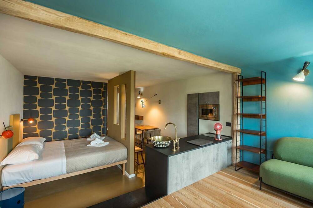 Apartamento entero, Bienvenido a «Life», Retrò Italian Life Style, una espléndida casa de vacaciones de diseño que le transportará directamente a los fascinantes años 70, arrullado por la vista del mar y escuchando la banda sonora de sus vacaciones.Situada en el cora in Corniglia, Vernazza Municipio