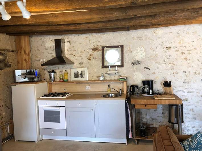 Location de vacances pour 6 personnes, avec vue ainsi que terrasse et jardin à Pouillé - 3