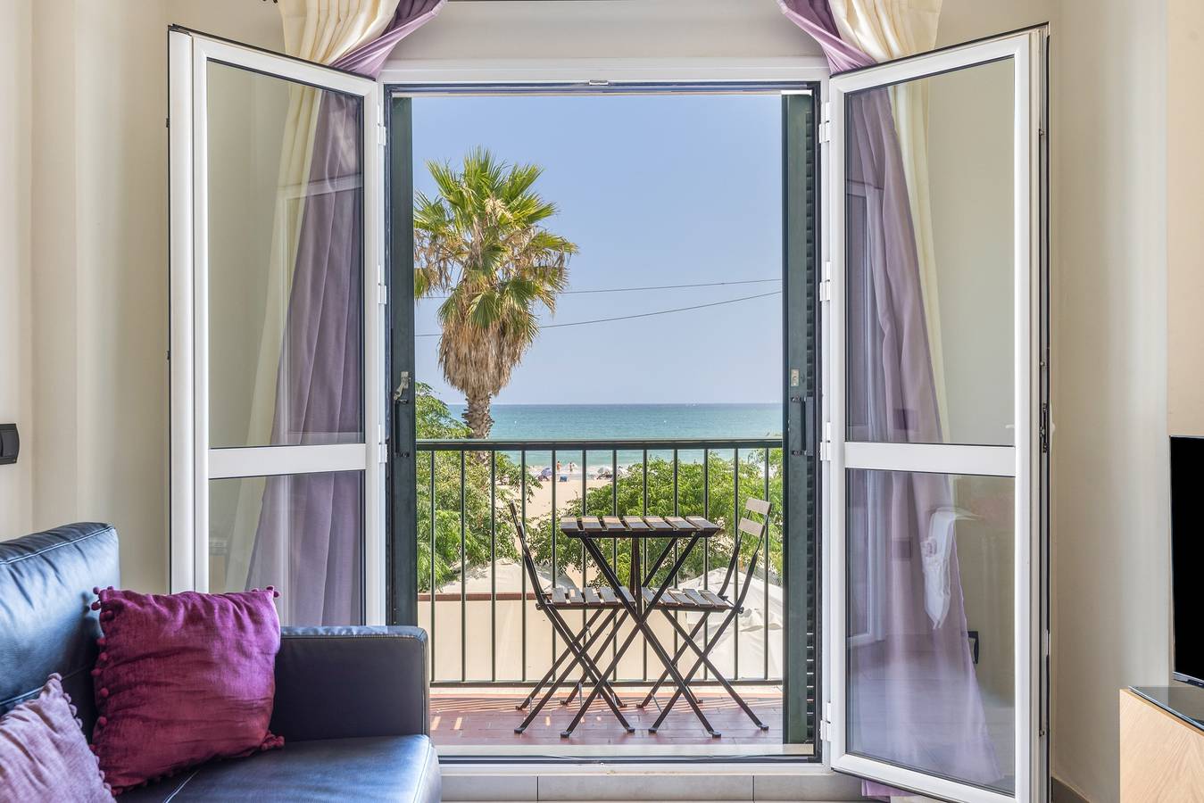Apartamento entero, Apartamento 'Acuario' con vistas al mar, Wi-Fi y aire acondicionado in Playa Barbate, Barbate