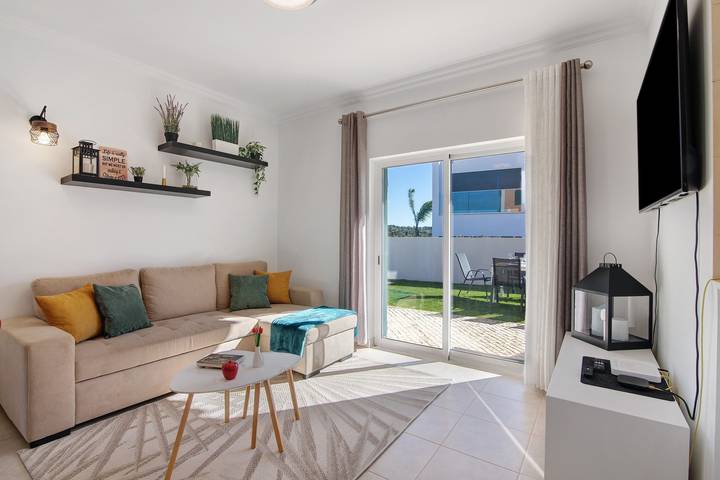 Villa 'Casa Barros' com vista para a montanha, Wi-Fi e ar condicionado in Algoz e Tunes, Distrito de Faro