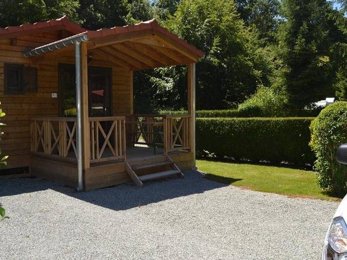Flower Camping du Lac de la Seigneurie - Chalet 5 personas - Chalet Confort Monia 27 m² (2 habitaciones) + terraza cubierta 10m² + climatización reversible 4/5 pers in Leval, Territorio de Belfort