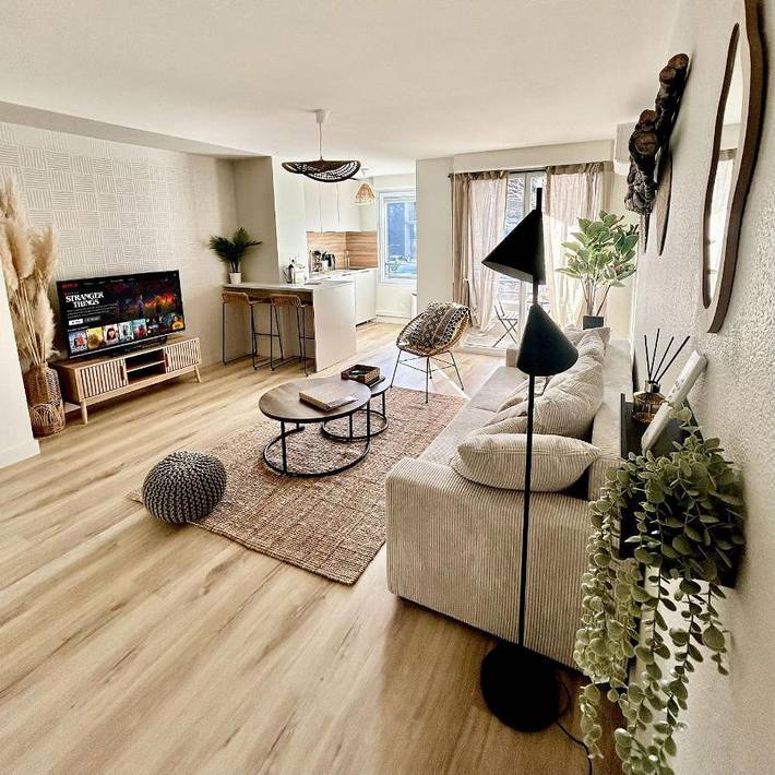 Gîte pour 4 personnes, avec vue ainsi que jardin et piscine à L'Isle-d'Abeau - 3