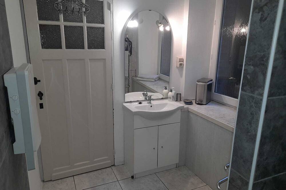 Entire apartment, Appartements spacieux avec toutes commoditéss in Bouillon, Neufchâteau region