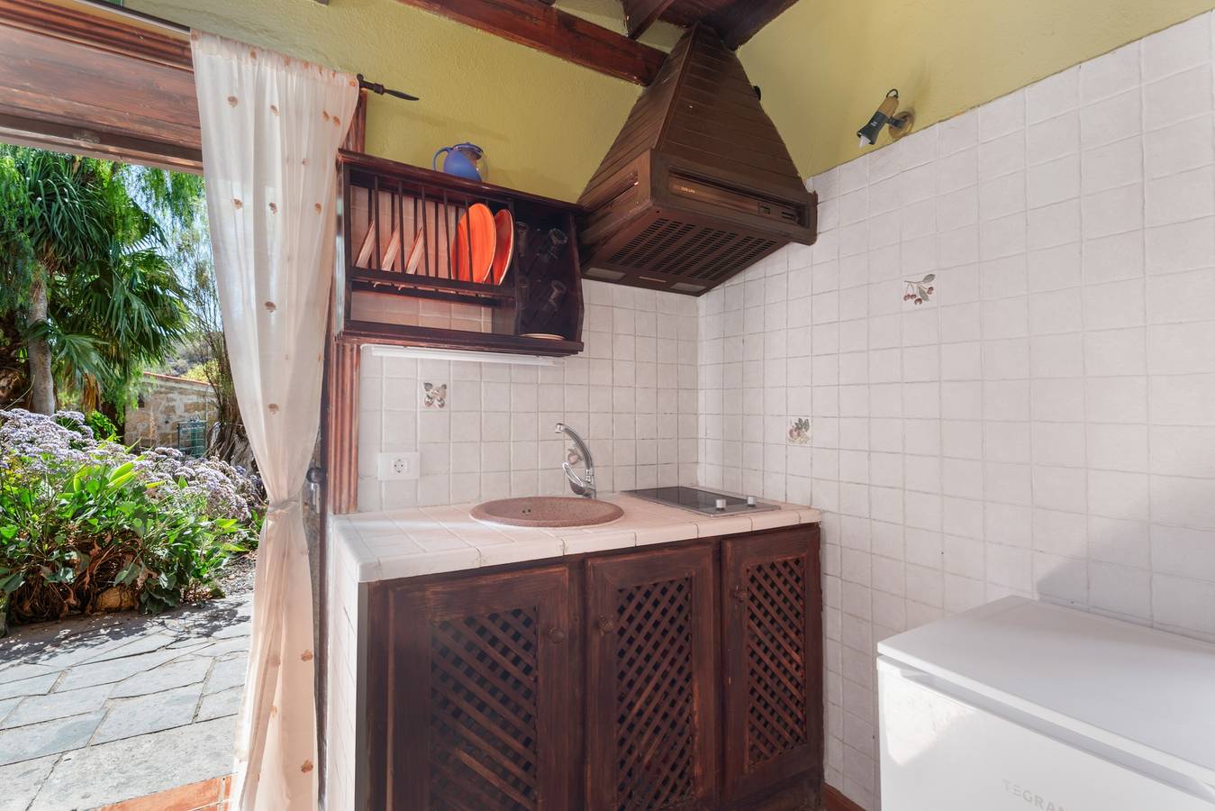 Entire apartment, Vacation Apartment 'Tosca' with Sea View, Shared Pool and Wi-Fi in Granadilla de Abona, South Tenerife