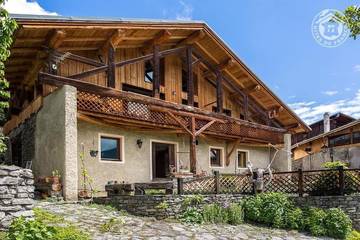 Gîte pour 12 personnes, avec balcon à La Côte-d'Aime