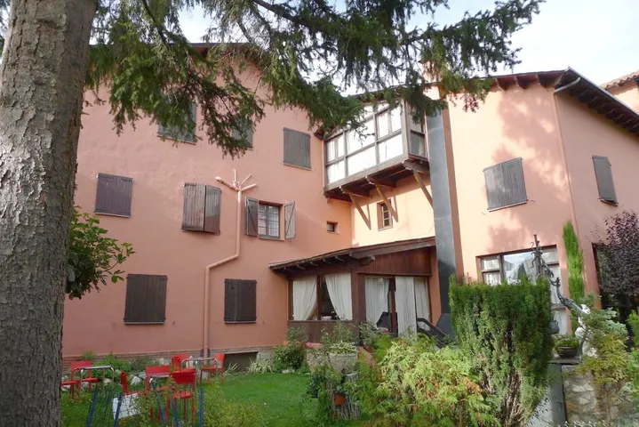 Hotel for 2 people, with terrace and garden - 1