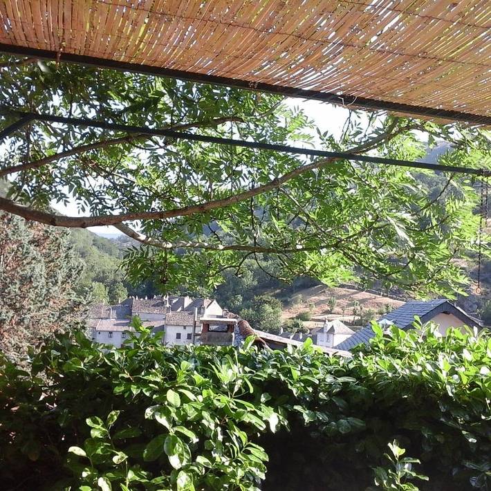 Location de vacances pour 2 personnes, avec terrasse ainsi que jardin et vue à Le Pont-de-Montvert - 2