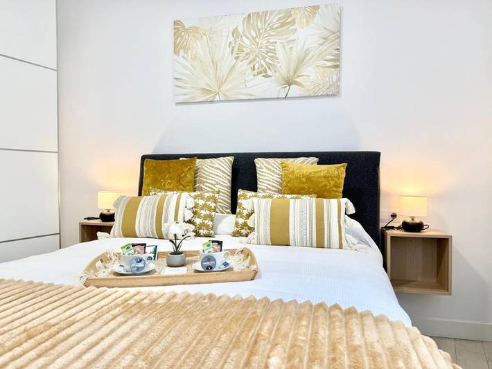 Apartamento para 4 personas, con vistas además de piscina y terraza en Castro Urdiales