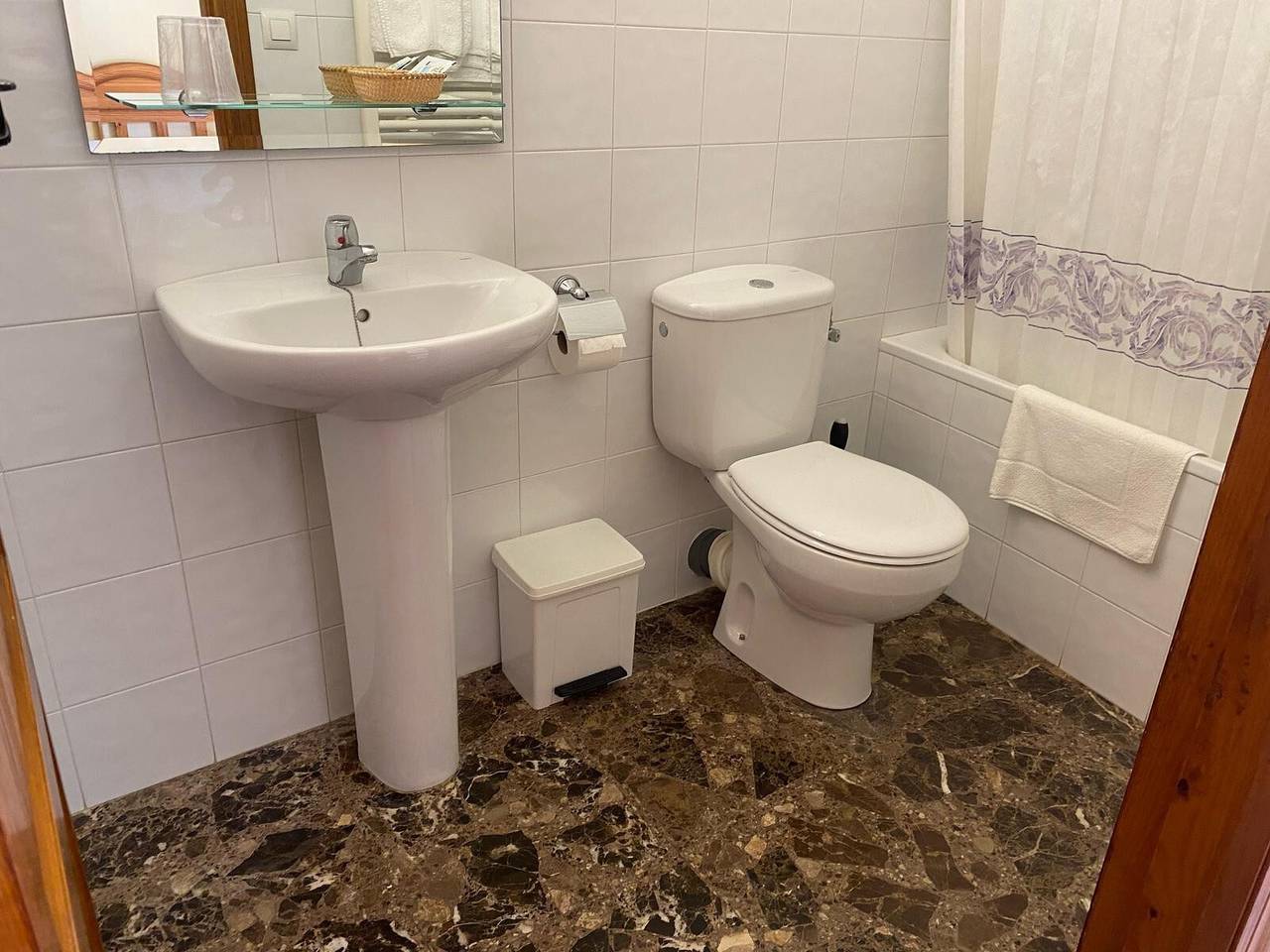 Kamer 'Twin Con Balcón' met balkon en Wifi, foto 6