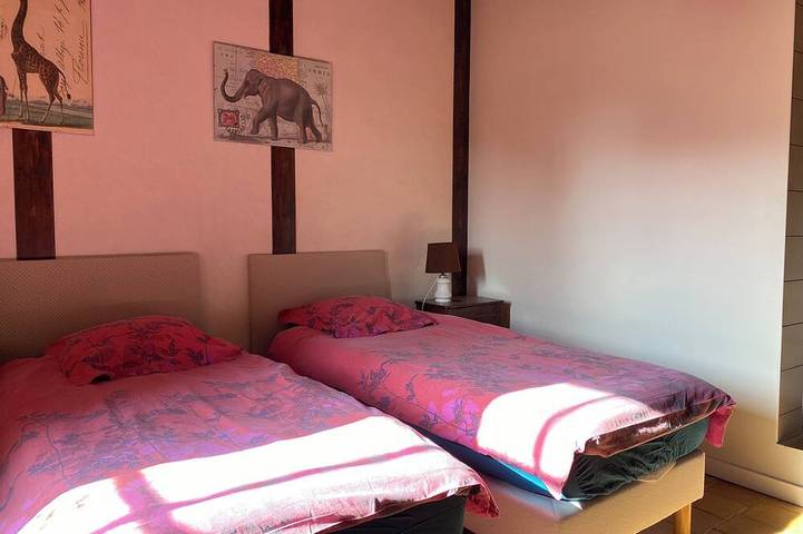 Location de vacances pour 28 personnes, avec jardin et terrasse à Pont-de-Ruan - 3