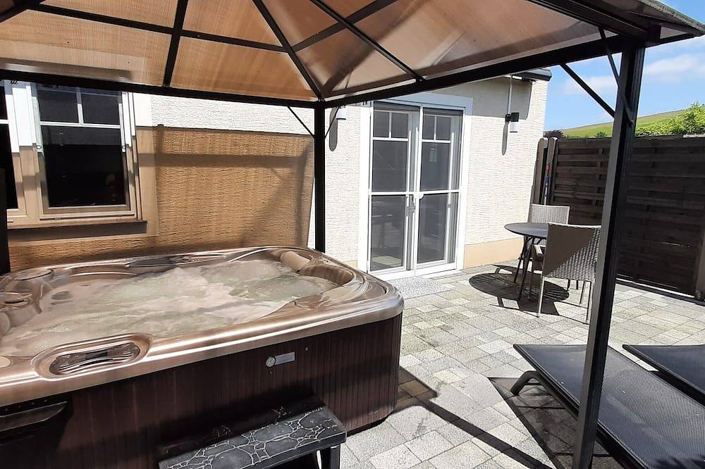 Appartement entier, Eifel Dream Kleinenims avec jacuzzi extérieur privé et sauna in Burbach, Arrondissement d'Eifel-Bitburg-Prüm