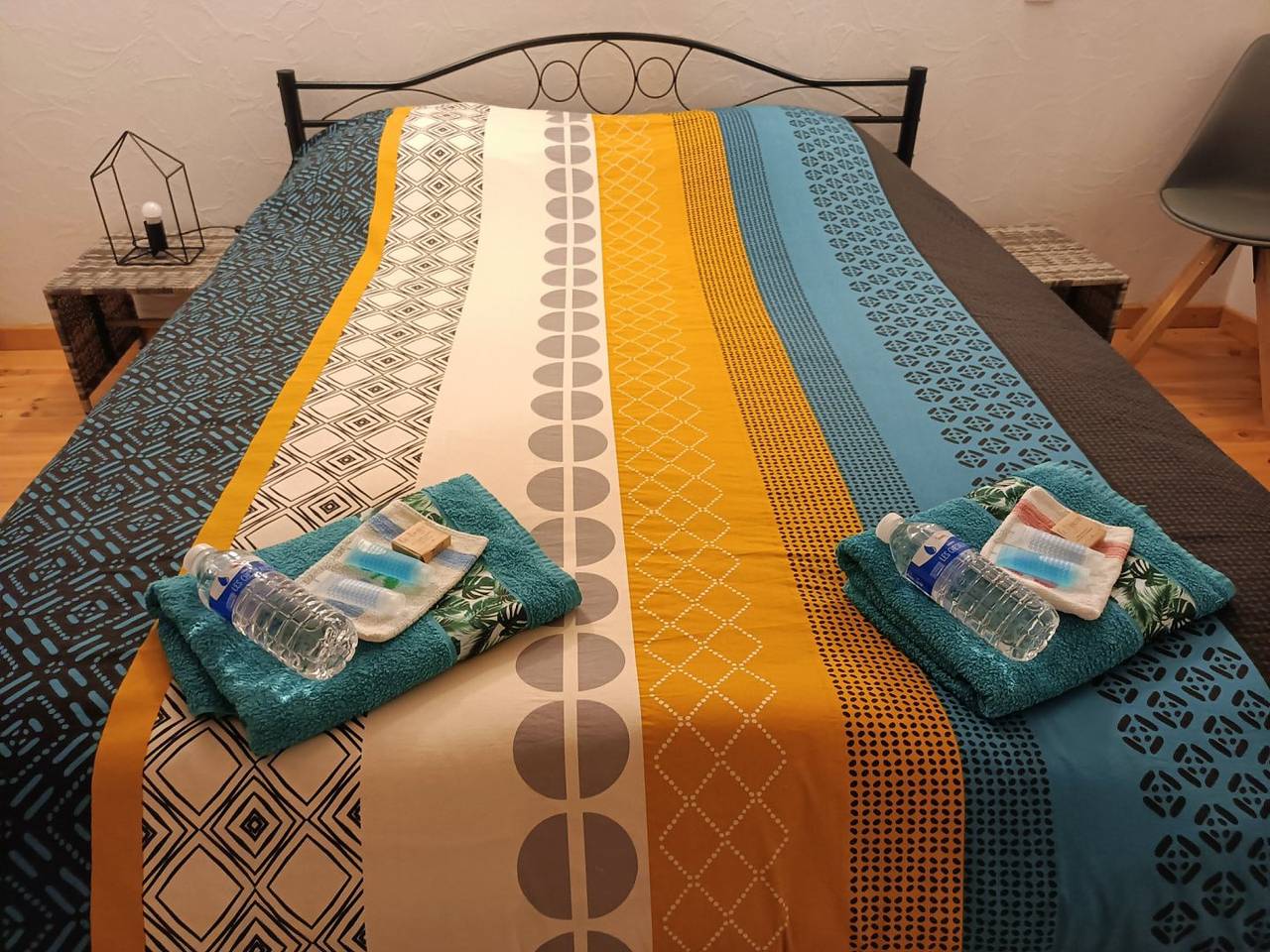 Chambres d'hôtes La Maizon du Bonheur - Perroquet in Saint-Pierre-de-Bœuf, Parc Naturel Régional du Pilat