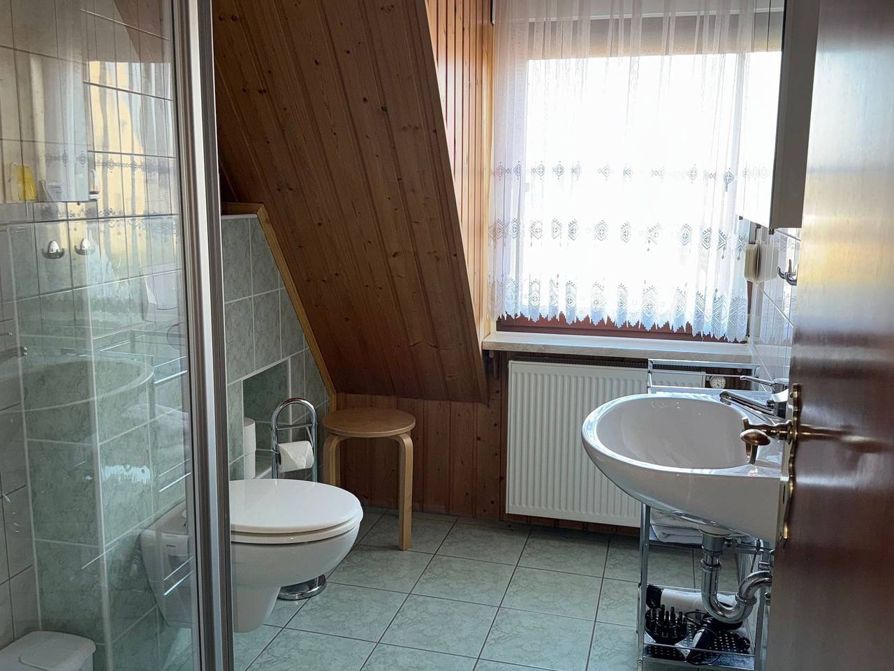 Ganze Ferienwohnung, Zimmervermietung Handschack - Doppelzimmer 1 in Cottbus, Lausitz