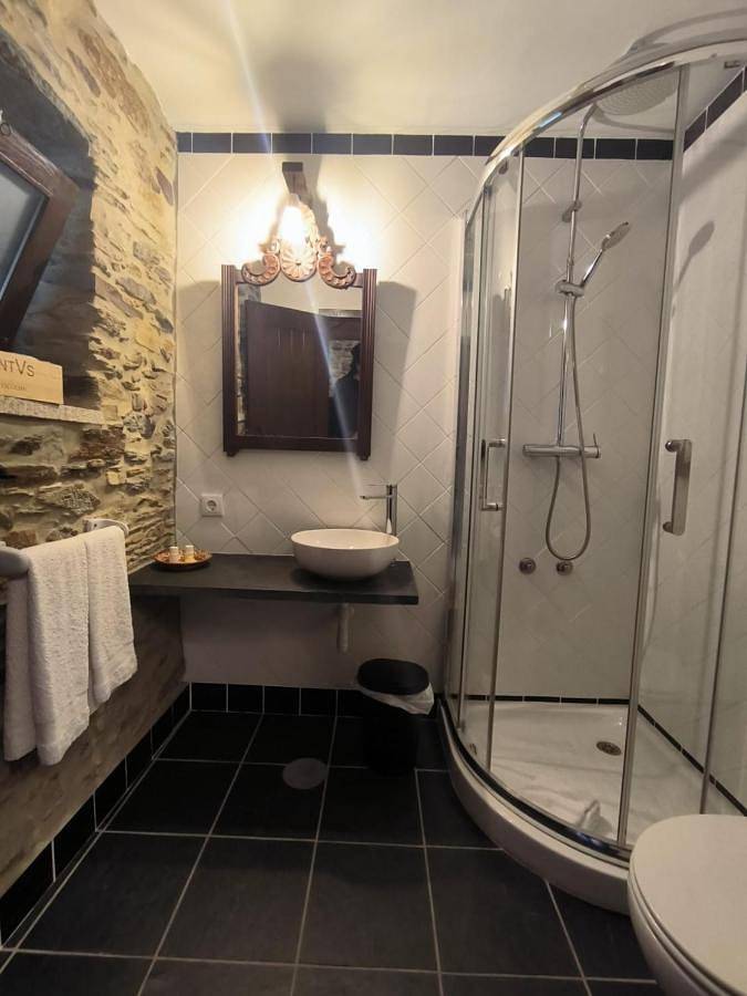 Gîte pour 2 personnes, avec terrasse et jardin ainsi que vue et sauna dans Melres - 3
