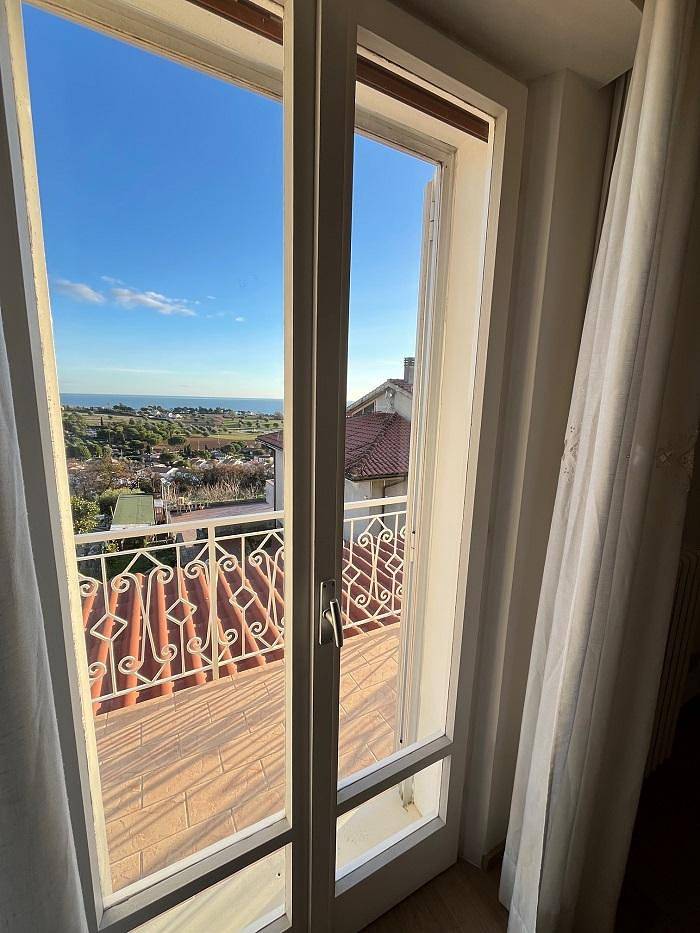 Bellissimo cielo terra "Mauro" con vista mare in Numana, Riviera del Conero