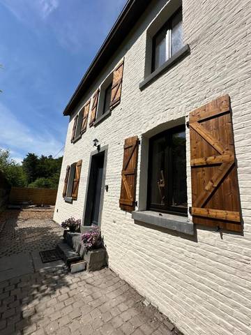Chambre d’hôte pour 2 personnes, avec jardin ainsi que vue et sauna, animaux acceptés à Beauraing