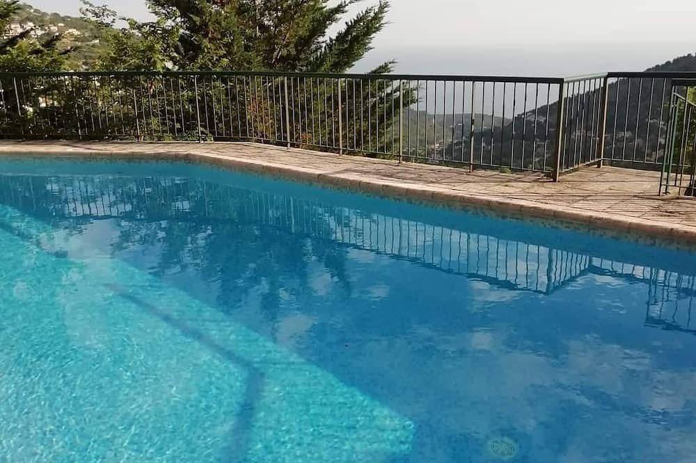 Appartement entier, Le Balcon de Monaco, Piscine Vue Mer panoramique, Terrasse plein sud aménagée in La Turbie, Côte méditerranéenne (France)