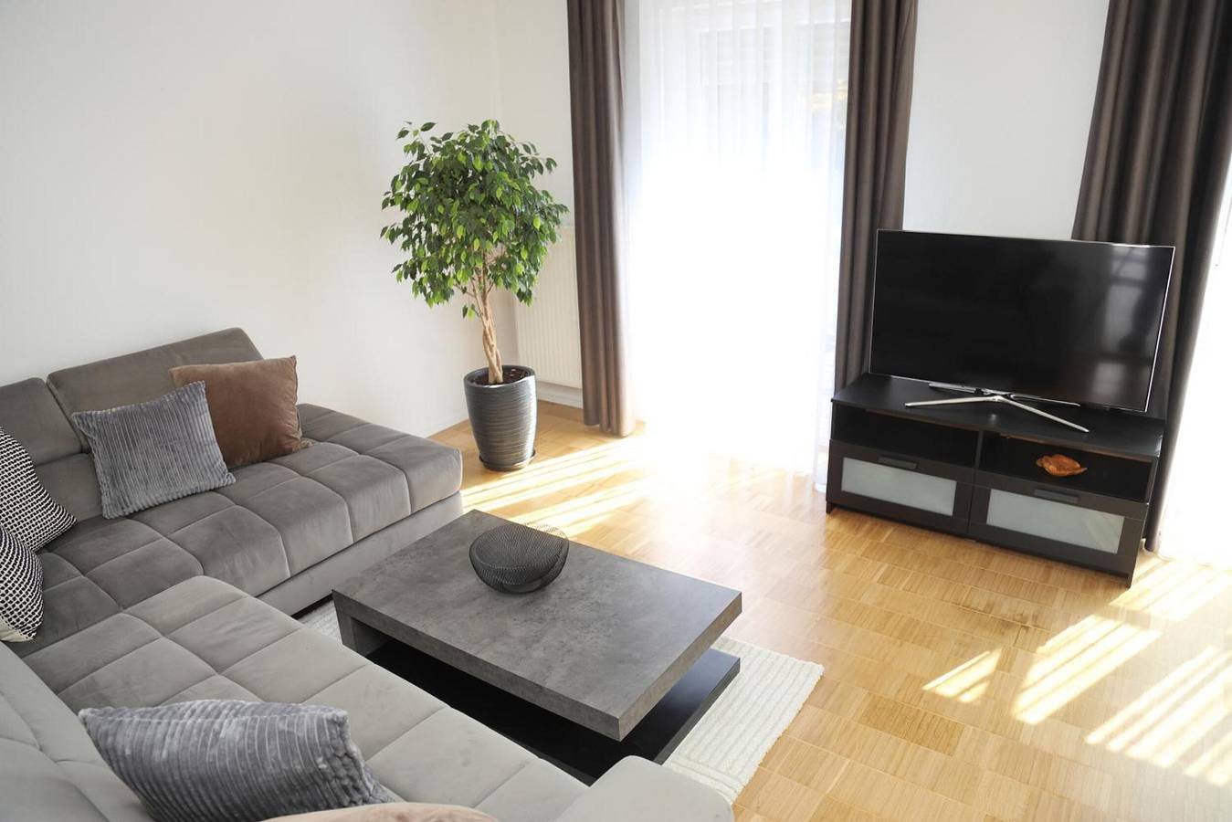 Holiday Home 'Ferienglück Rosenheim' with Private Terrace, Private Garden and Wi-Fi in Rosenheim, Upper Bavaria