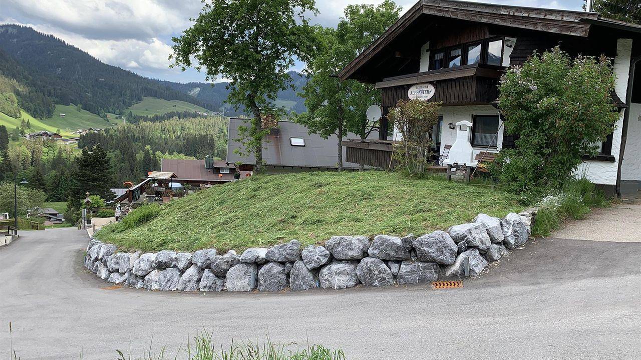 Geheel vakantieappartement, Vakantieappartement voor 7 personen met balkon in Mittelberg, Allgäuer Alpen (Oostenrijk)