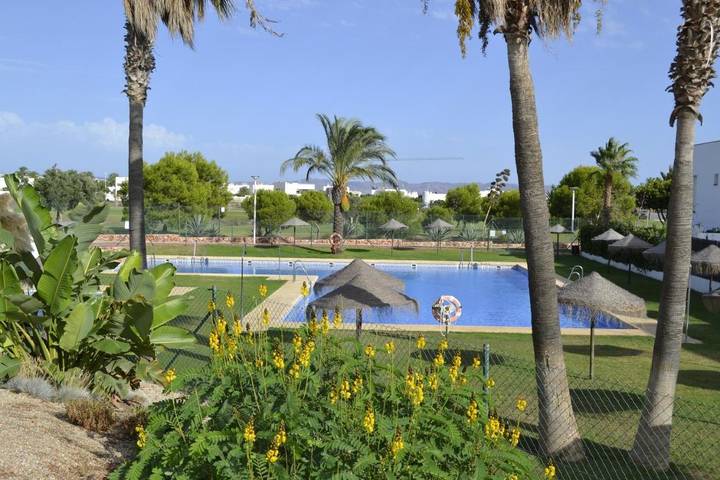 Apartamento de vacaciones para 6 personas, con vistas además de piscina y jardín, Se admiten mascotas - 1