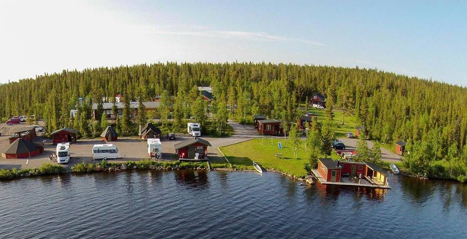 Camping for 2 personer, Terrasse og Hage i tillegg til Sauna og Innsjøutsikt i Kiruna