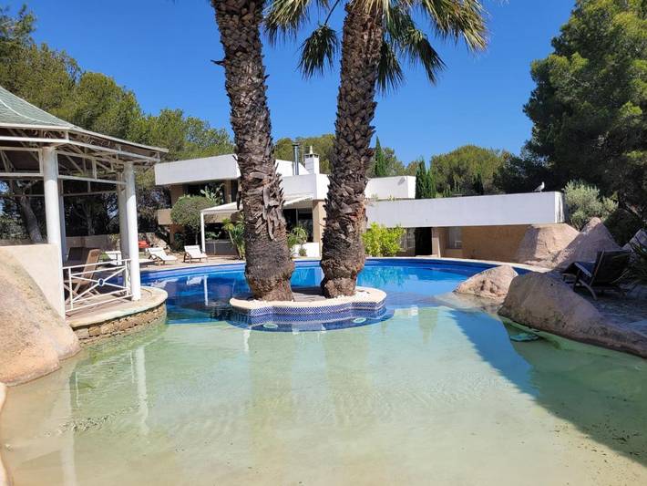 Chambre d’hôte pour 2 personnes, avec jardin ainsi que vue et piscine à Martigues