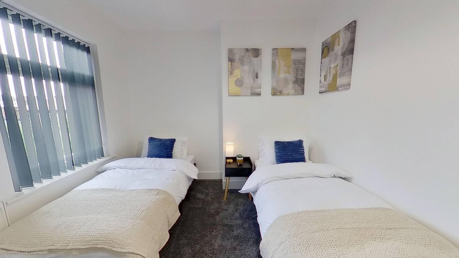 2 Bedroom House - Wifi - Parking - Pool Table in Greater Manchester