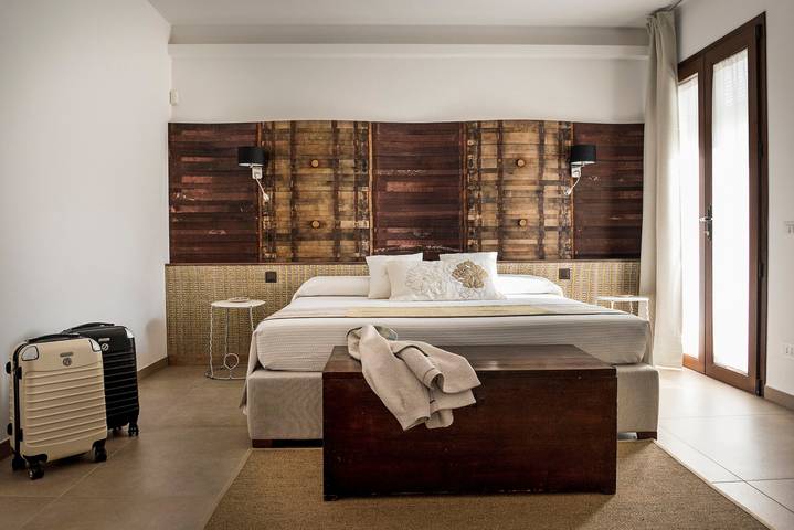 Room 'Riofavara Winery - Suite Barrique' with Private Terrace, Wi-Fi and Air Conditioning in Ispica, Ragusa provins