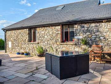 Log Cabin for 4 People in Swansea region, Photo 2