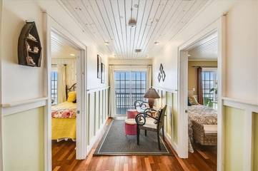 Vacation House for 22 Guests in Cherry Grove Beach, North Myrtle Beach, Picture 3