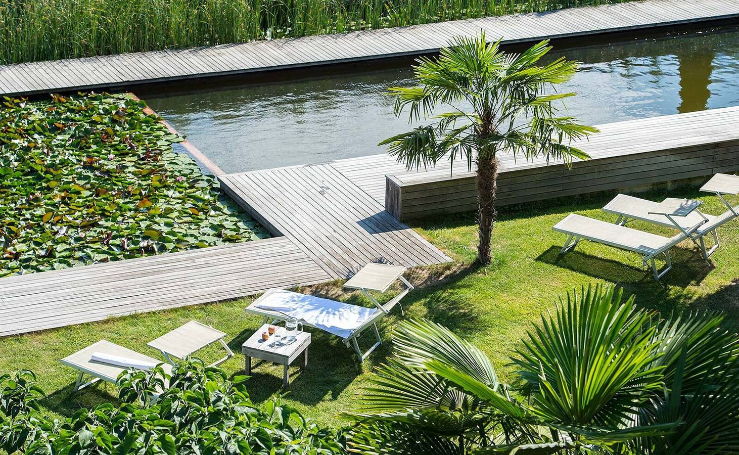 Appartamento intero, Appartamento vacanze "Weinsepphof 6" con vista montagna, piscina, Wi-Fi, giardino e balcone in Lana di Mezzo, Lana
