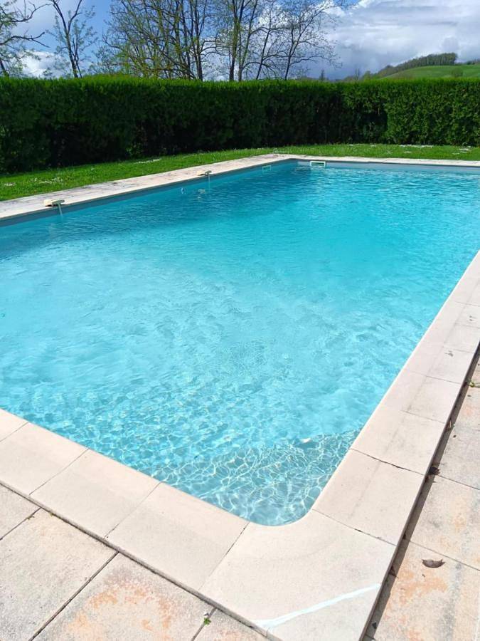 Location de vacances pour 8 personnes, avec piscine ainsi que jardin et vue à Laboutarie - 4