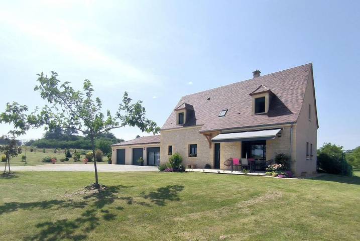 Location de vacances pour 9 personnes, avec piscine et jardin à Saint-Crépin-et-Carlucet - 2