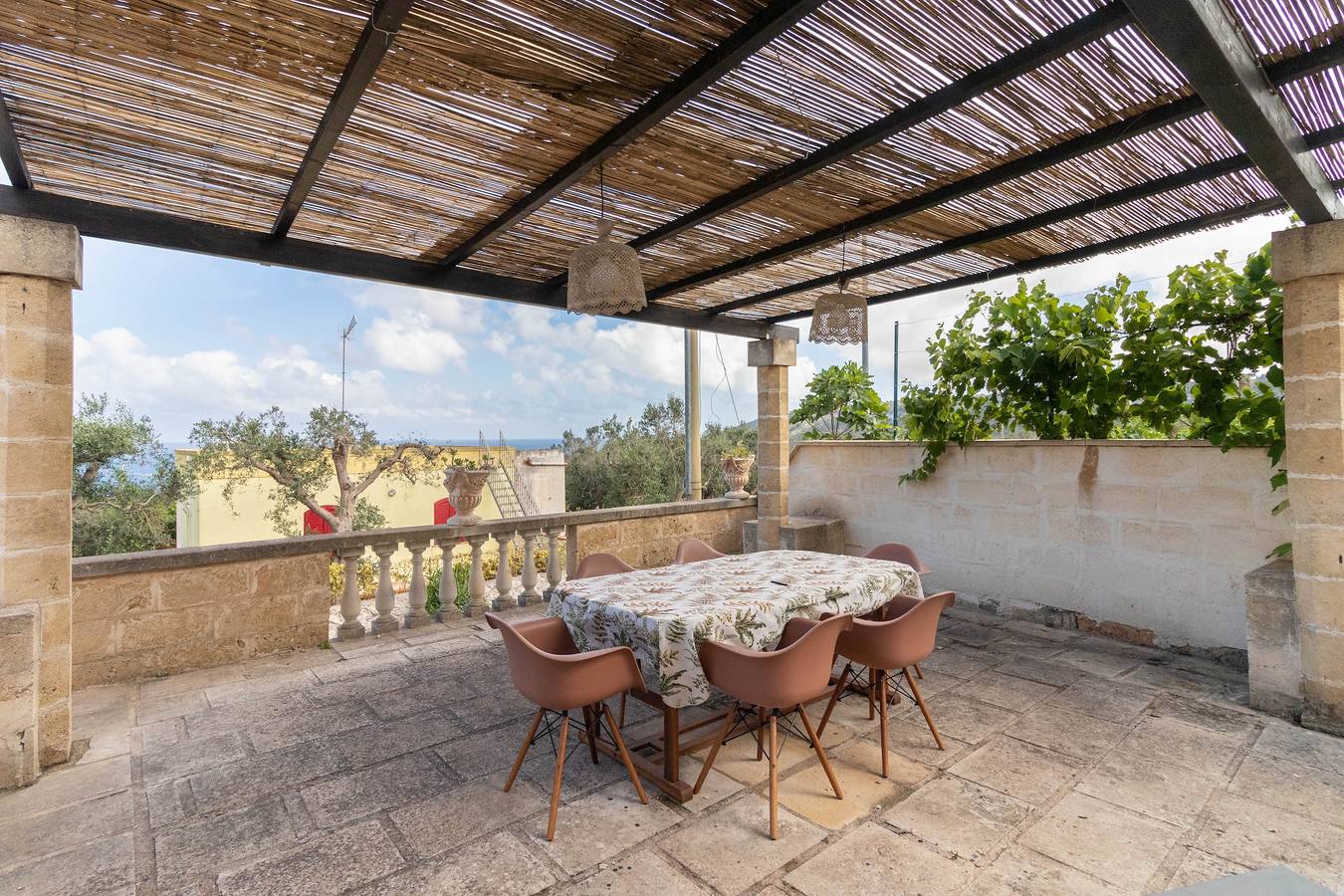 Appartement entier, Appartement 'Appartamento Rosa' avec vue sur la mer, terrasse privée et Wi-Fi in Marina Serra, Tricase