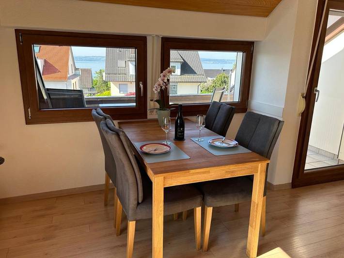 Ferienwohnung für 4 Personen, mit Balkon und Seeblick sowie Ausblick in Hagnau am Bodensee