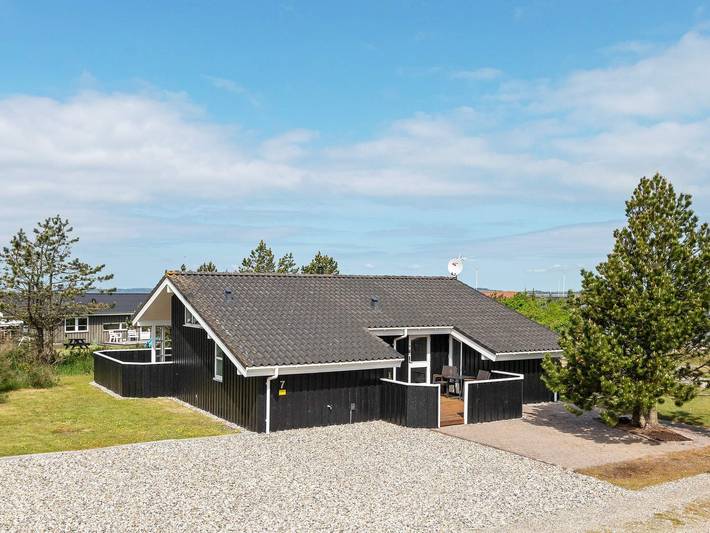 Ferieudlejning for 7 personer, med Jacuzzi og Terrasse samt Sauna i Trend