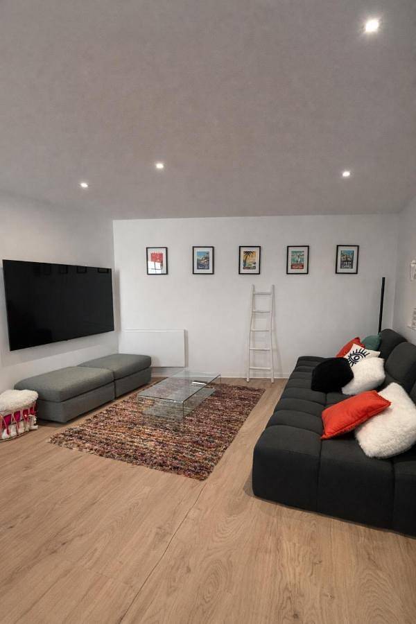 Two-Bedroom House in Champillon, Parc naturel régional de la Montagne de Reims