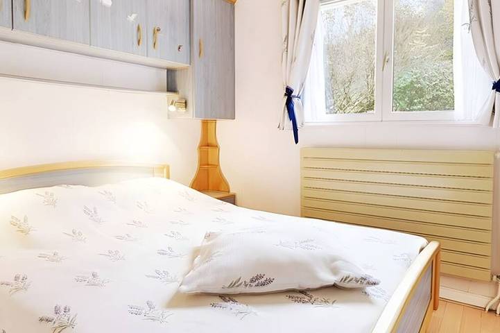 Location de vacances pour 5 personnes, avec sauna ainsi que jardin et piscine dans Saut Du Bouchot - 2