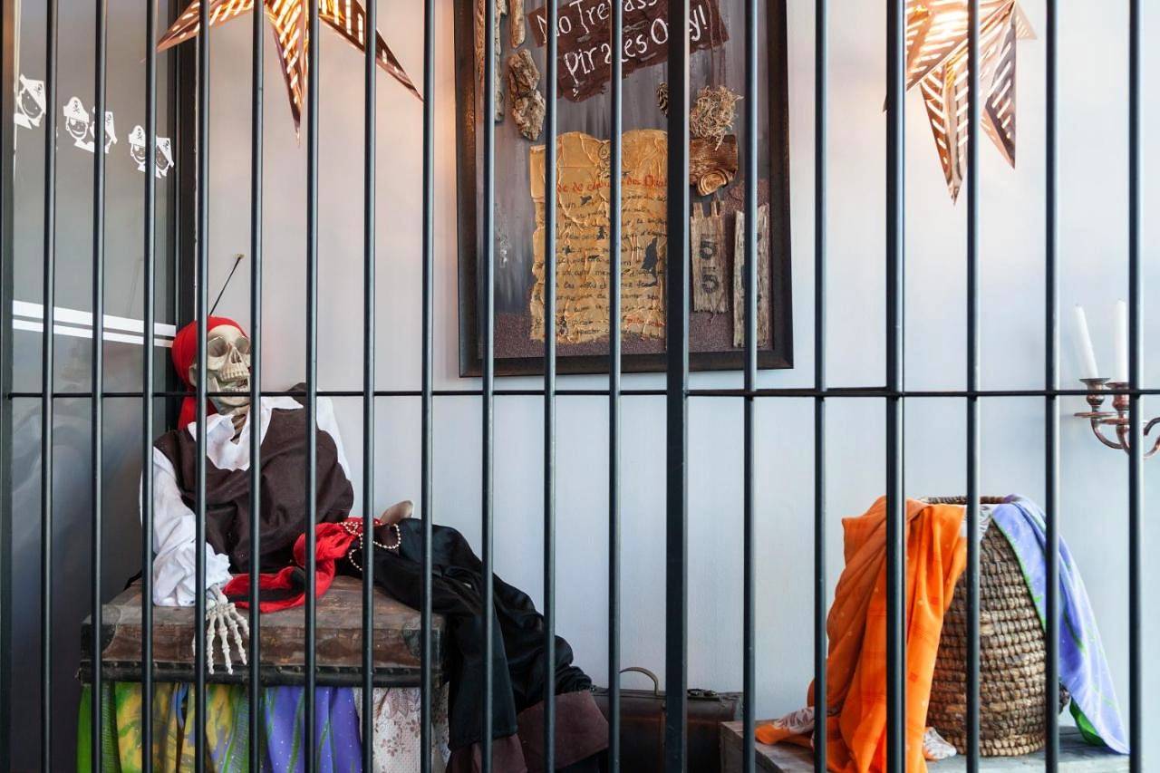 Hôtel Du Parc - Pirates in Chasseneuil-du-Poitou, Vienne (France)