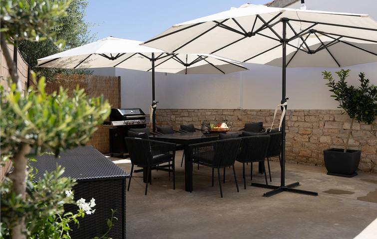 Appartement de vacances entier, Appartement moderne de 70 m² avec terrasse et piscine près de la pizzeria Capri in Tar (Croatia), Tar-Vabriga