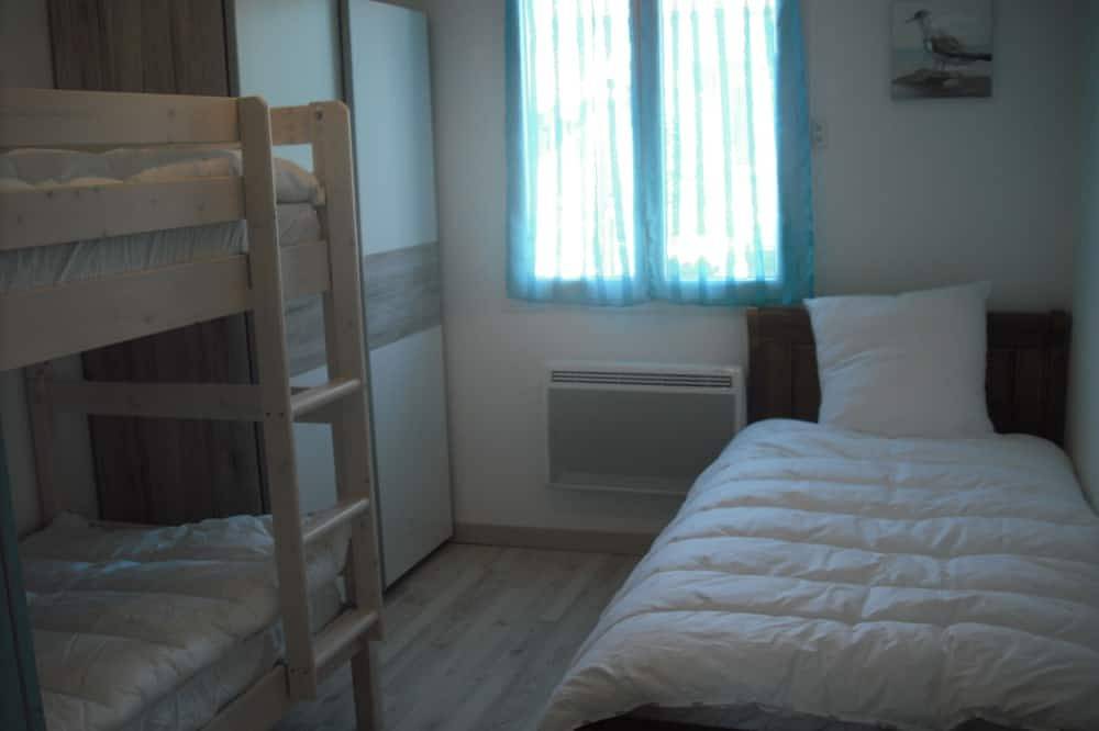 Holiday house near La Palmyre in quiet area -View on the countryside- in Arvert, Côte de Beauté